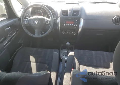 2010 Suzuki Sx4 z USA, uszkodzony, nr VIN JS2YB5A38A6310078